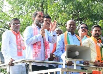 मराठवाड्याच्या हक्काचे पाणी पळविणाऱ्या आघाडीला त्यांची जागा दाखवा – आ.संभाजीराव पाटील निलंगेकर