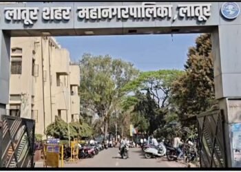 “इतरांना फायर ऑडिटचा आदेश… पण स्वतःच्या इमारतीच धोक्यात! लातूर महापालिकेचा निष्काळजीपणाचा कळस”